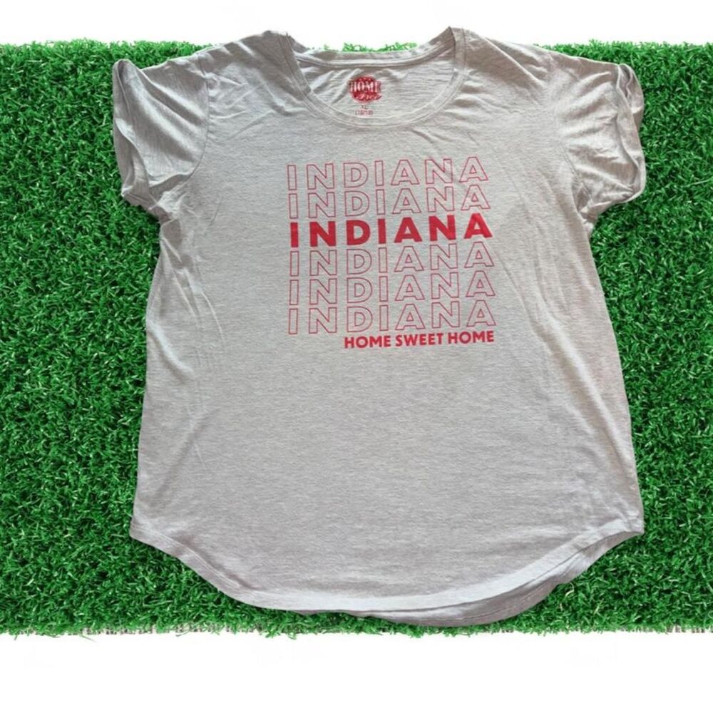Gildan Women's Grey and White T-shirt